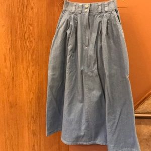 Ladies light denim skirt.